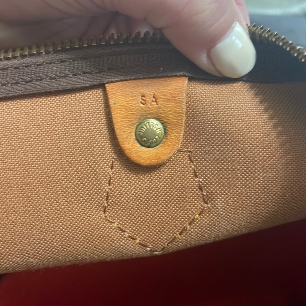 Louis Vuitton Speedy 40! Purging my closet! - Picture 14 of 15
